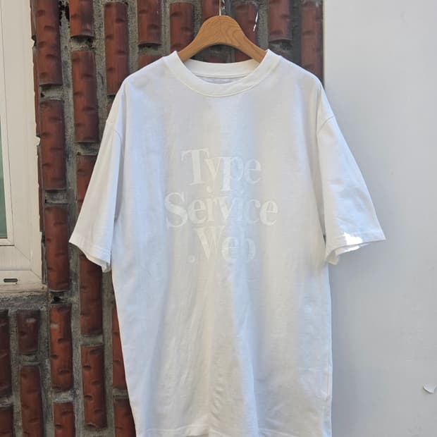 화이트 Type Service Web 프린팅 반팔 티셔츠
