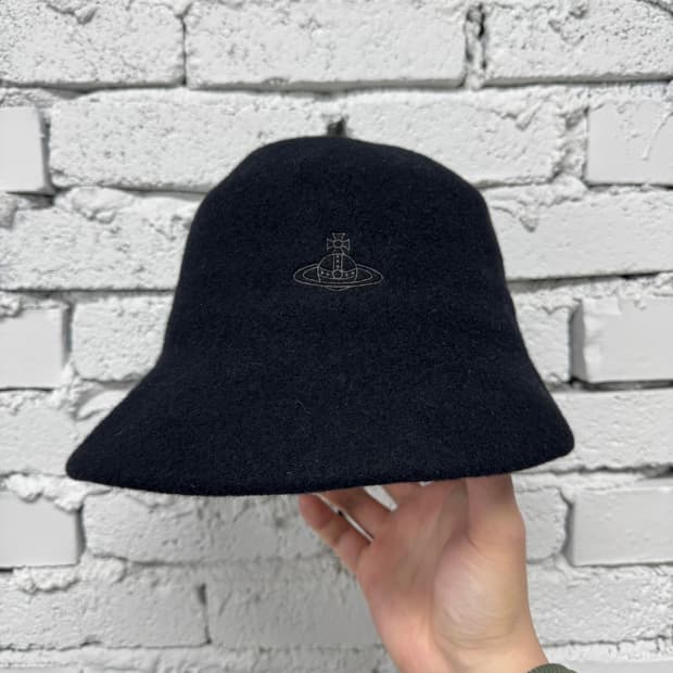 비비안웨스트우드 버킷햇 