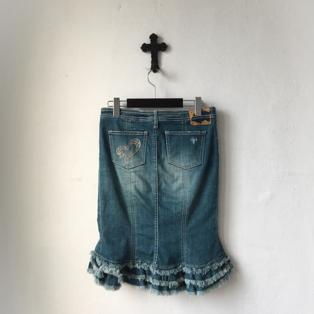 Back pocket point skirt