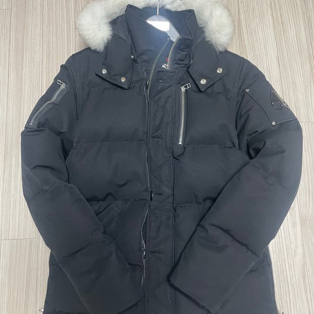 파워정품) 신형 21fw무스너클 쓰리쿼터 남성 블랙 패딩 M