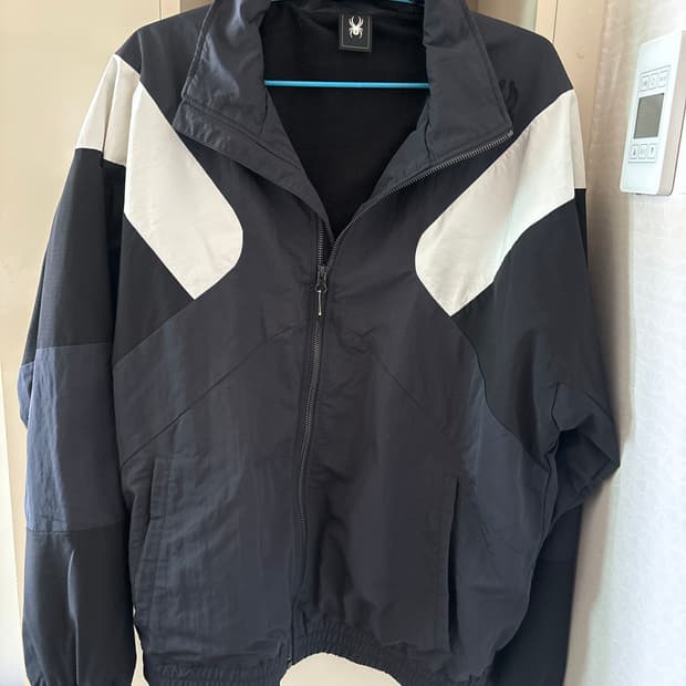 스파이더 바람막이