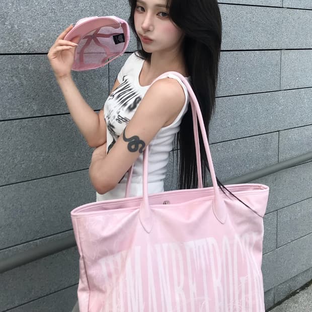 러브이즈트루 X 휴레걸 콜라보 타투백