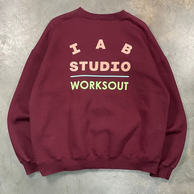 아이앱 X 웍스아웃 스웻셔츠