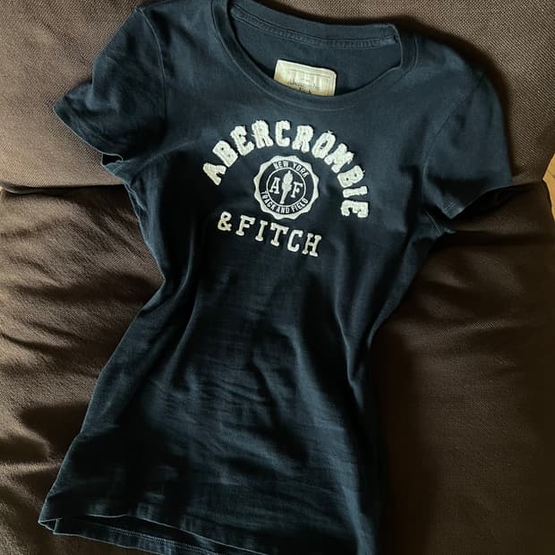 (예약중)아베크롬비 딱붙핏 슬림 반팔티셔츠