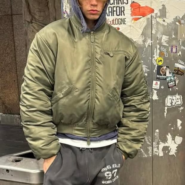 zicmade 봄버 / 올리브 / M