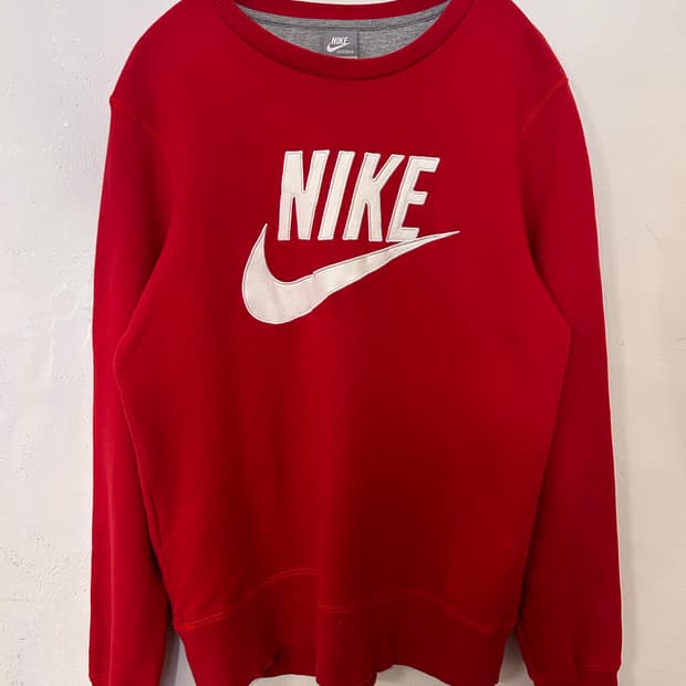 나이키 빨간색 스우시 맨투맨 M