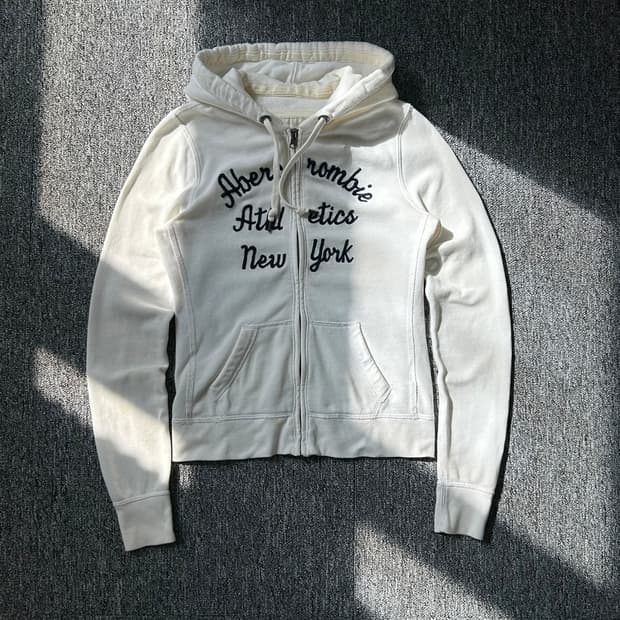 아베크롬비 y2k 아이보리 딱붙핏 후드집업 