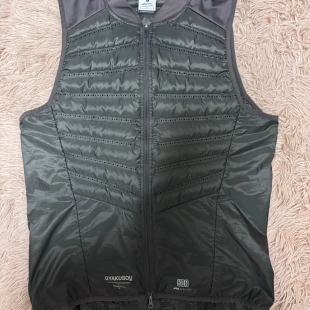 나이키 갸쿠소우 Gyakusou 러닝 패딩 조끼