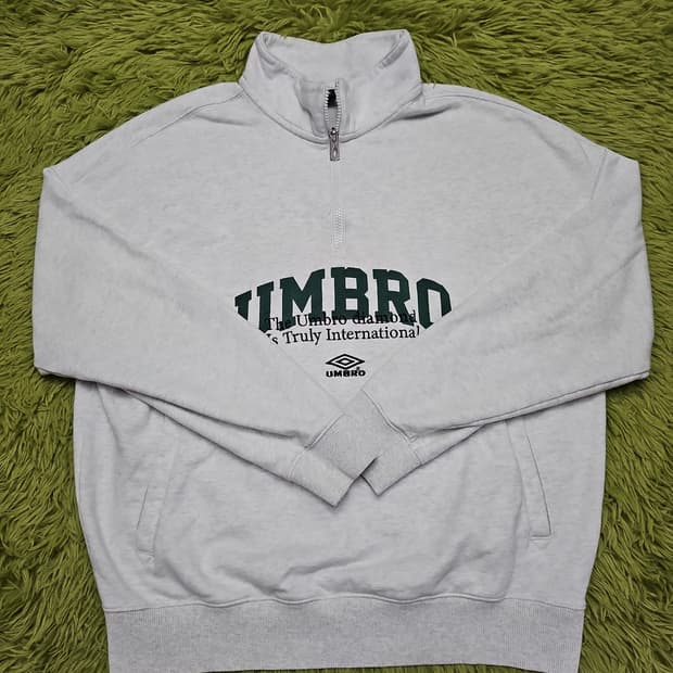 엄브로 빅로고 반집업 맨투맨 (L)