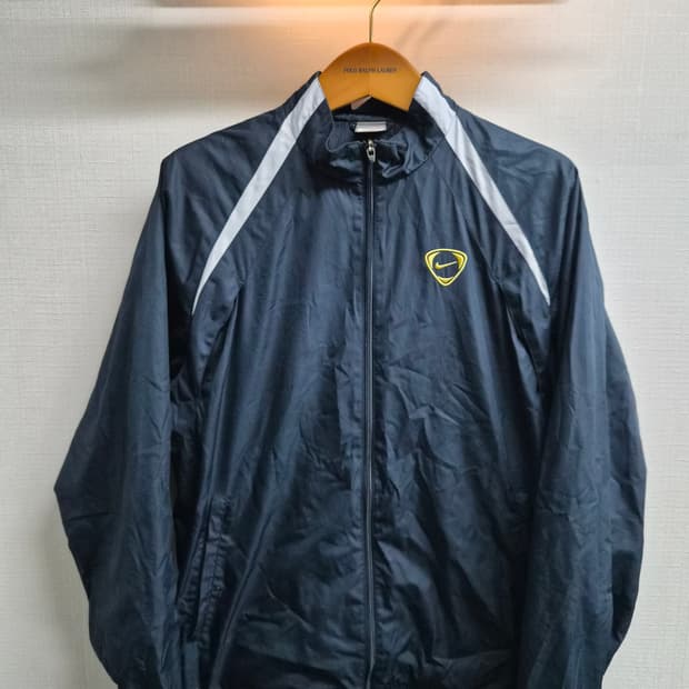 L/100) 나이키 tiempo 바람막이 팝니다