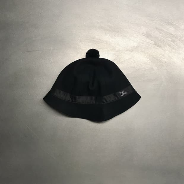 버버리 버킷햇 블랙 54(W)