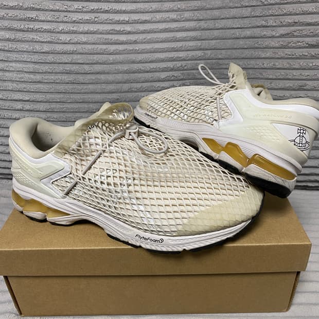 아식스 x 비비안 웨스트우드 젤 카야노 270