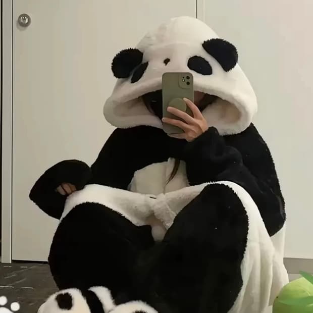 새상품 판다 잠옷과 신발 세트 팝니다