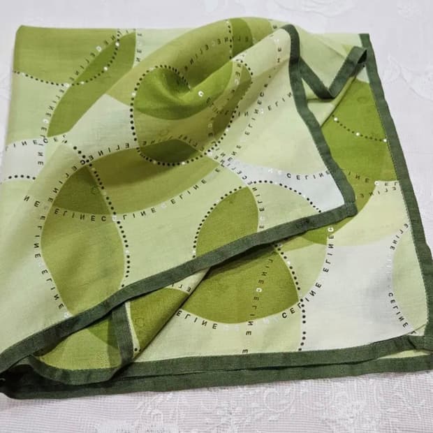 정품 셀린느(CELINE) 로고 올오버 손수건