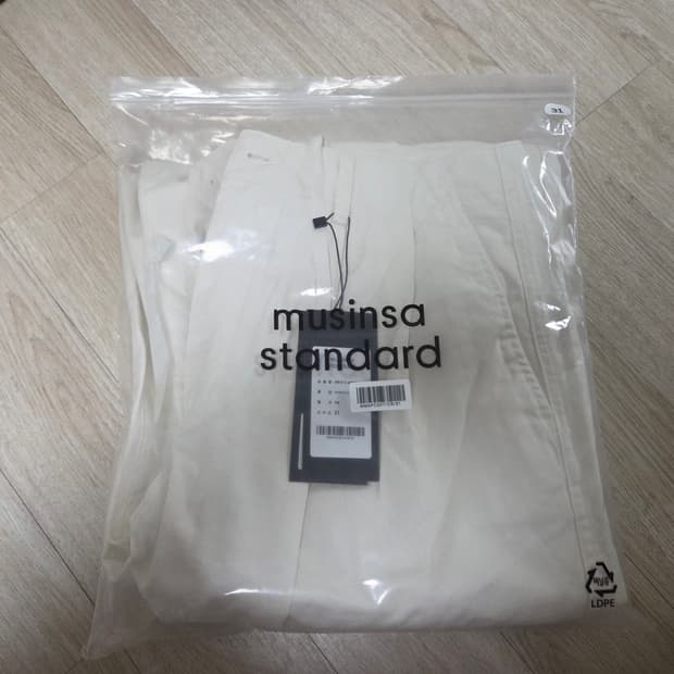 무신사스탠다드 코튼 와이드 벌룬팬츠 크림 31 (새상품)