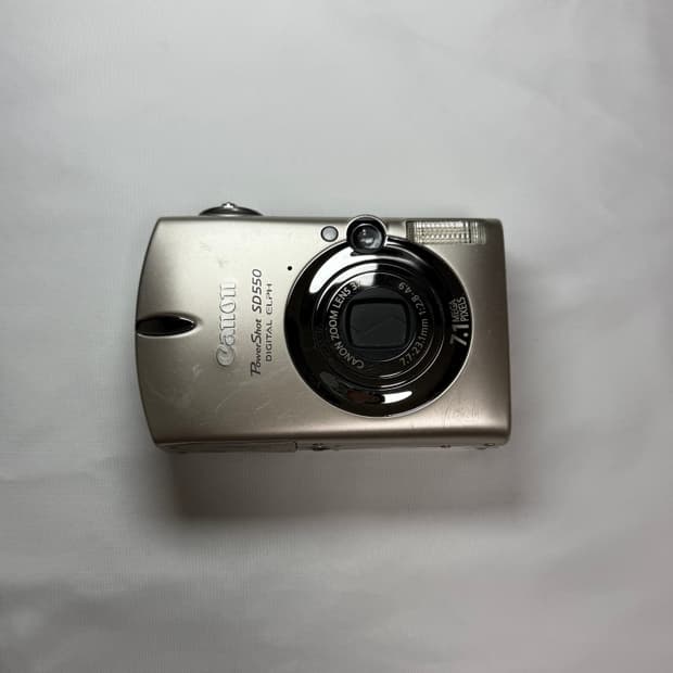 캐논 IXY 700 / IXUS 750 / SD 550