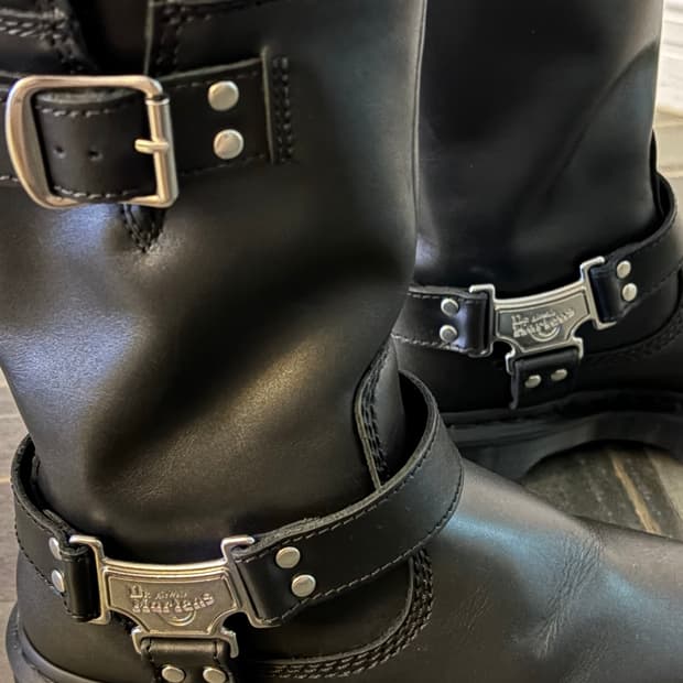 닥터마틴 애니스톤 230 판매합니다