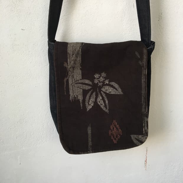  oriental mood cross bag