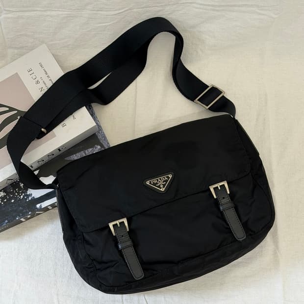 정품 프라다 포코노 나일론 메신저 크로스백 숄더백