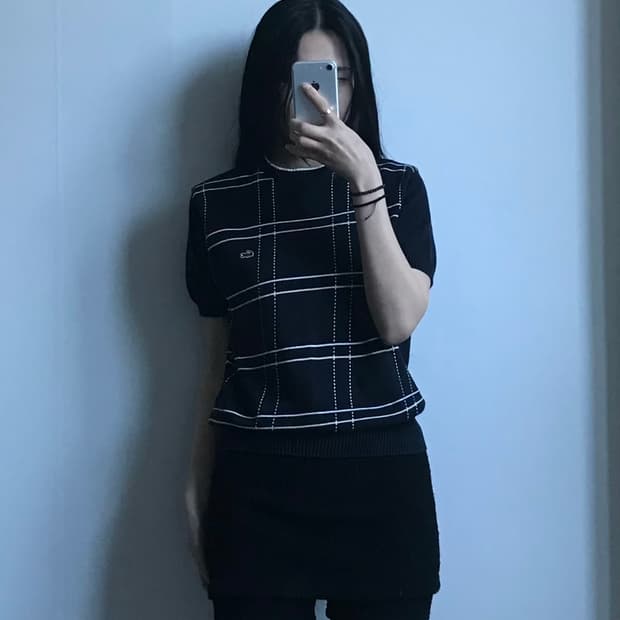 라코스테 자수로고 체크 반팔 니트