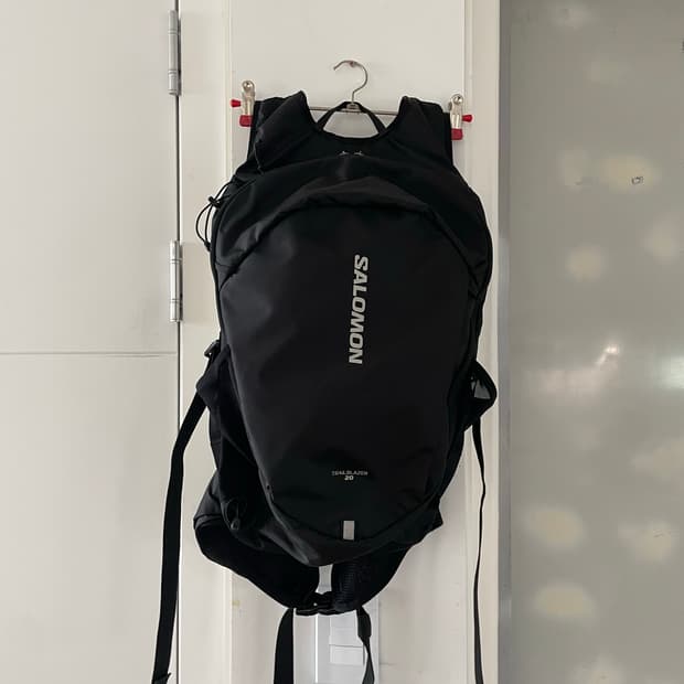 살로몬 트레일블레이저 20 백팩 블랙