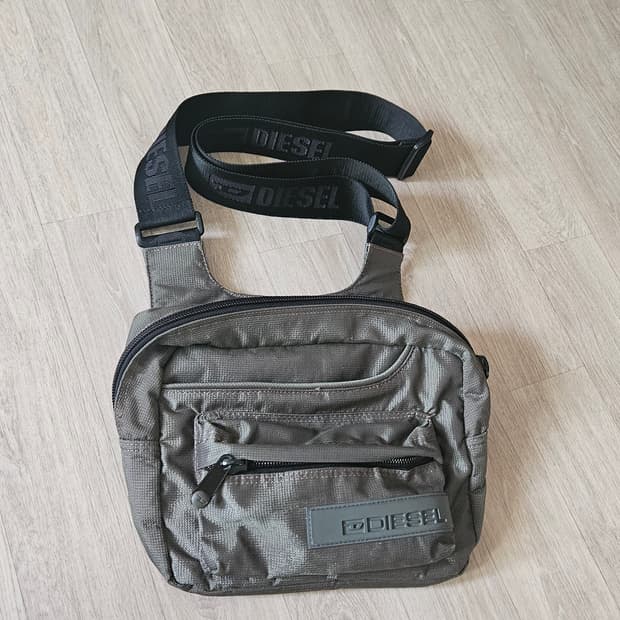 디젤 크로스백