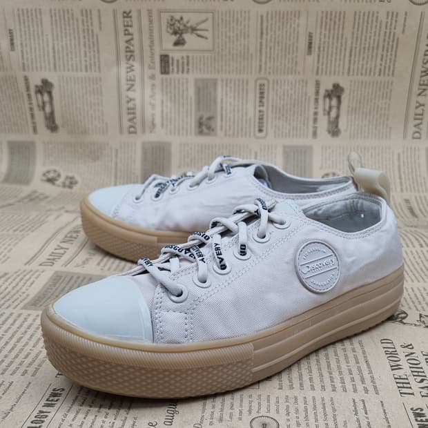 디스커버리 익스페디션 여성운동화235