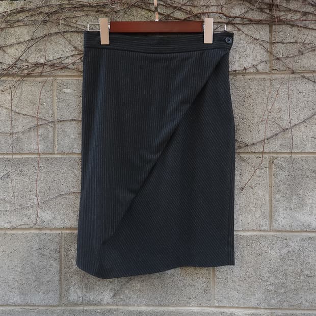 [40] Vivienne Westwood 미디 스커트