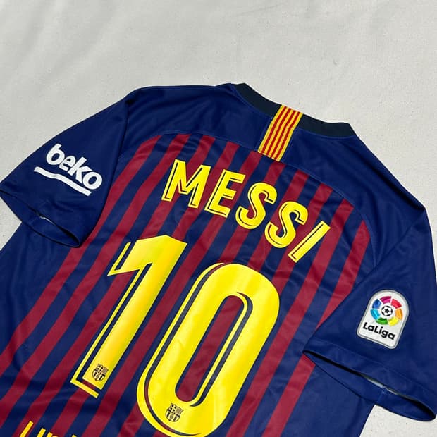 L 나이키 바르셀로나 18-19시즌 No.10 메시 반팔유니폼
