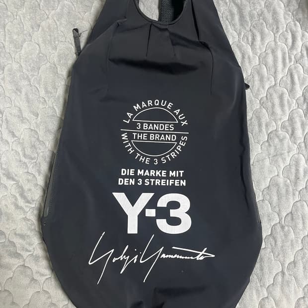 Y-3 요지야마모토 사이드 지퍼 백팩 블랙