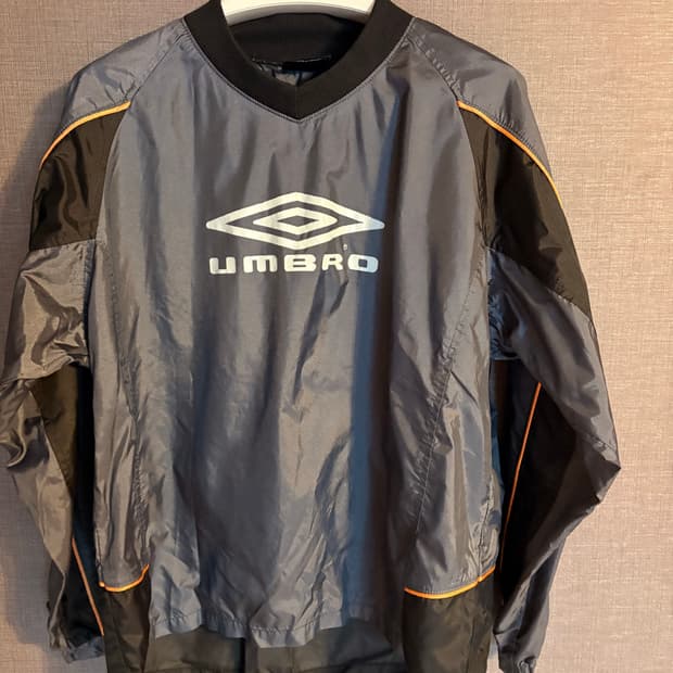 엄브로 UMBRO 바람막이 150 사이즈