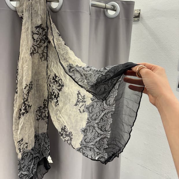 실크쉬폰 페이즐리 스카프