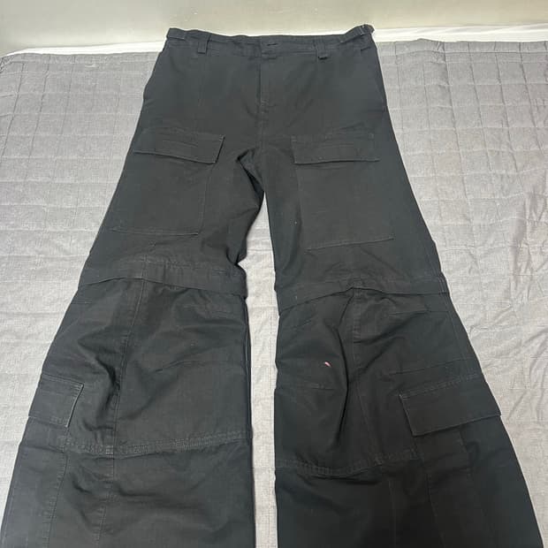 [S] 발렌시아가 립스탑 플레어 카고 팬츠 블랙