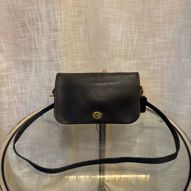 정품 코치 가죽 크로스백    