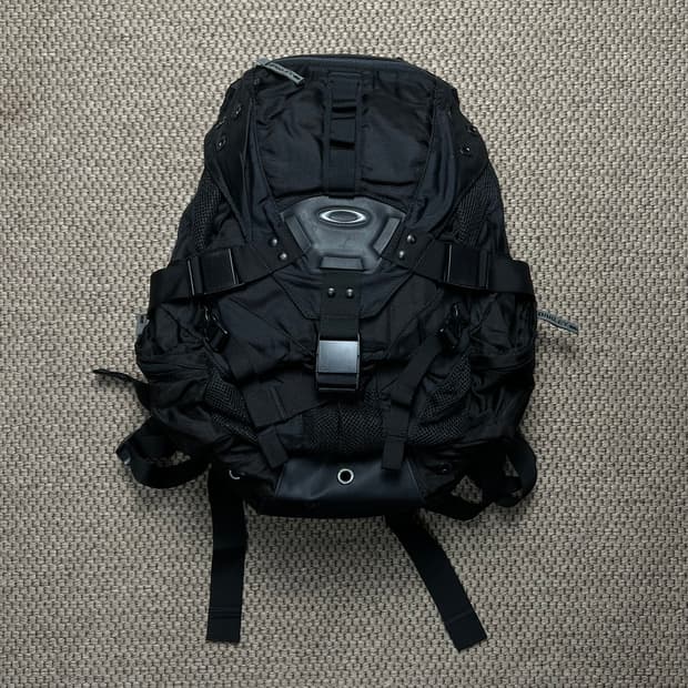 오클리 아이콘 백팩 3.0