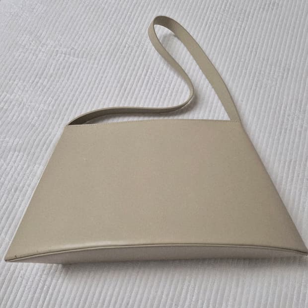Low Classic Curve Bag