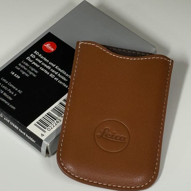 새제품 / Leica 라이카 SD 카드홀더 & 카드지갑 꼬냑