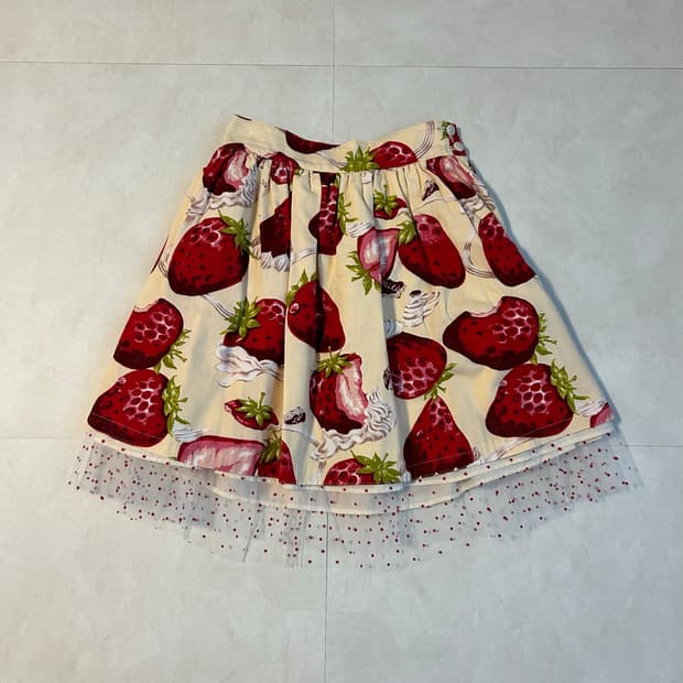 MILK whipping berry skirt