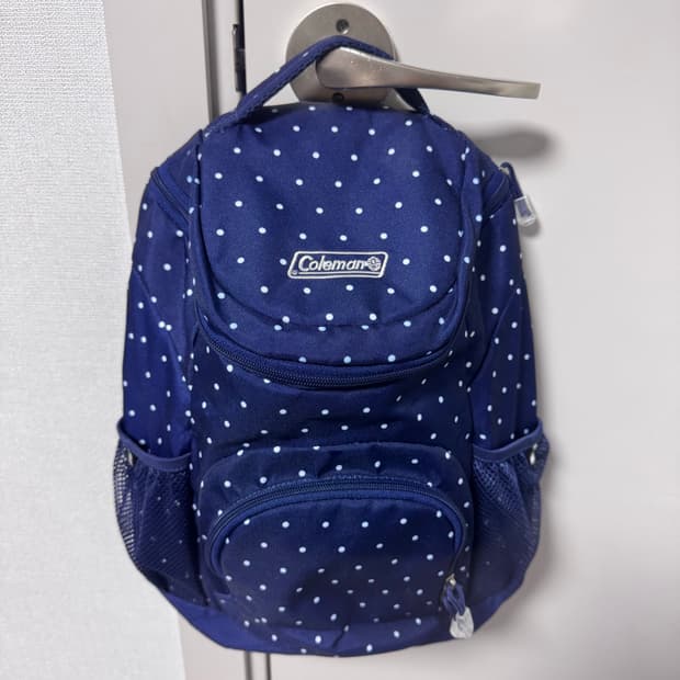 콜맨 네이비 도트 미니 백팩