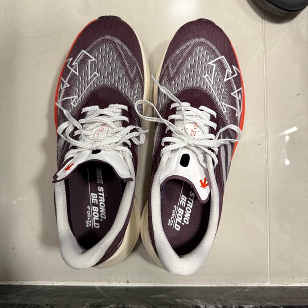 데상트 델타프로 버건디 270사이즈