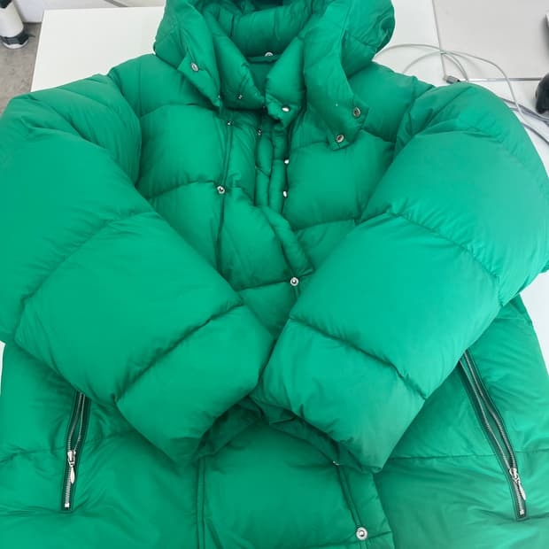 캡틴선샤인 몽블랑 다운재킷 38사이즈 그린