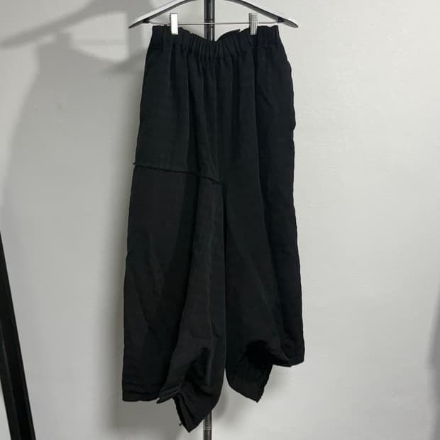 24ss 꼼데가르송 메인라인 아방가르드 입체 팬츠 s