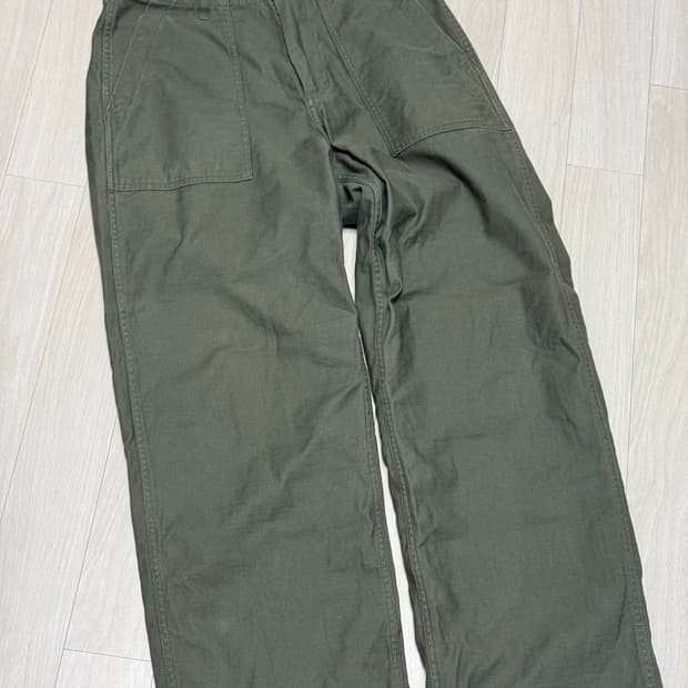 무신사스탠다드 와이드핏 퍼티그 팬츠 31