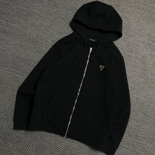게스 삼각로고 베이직 후드집업 블랙y 5261