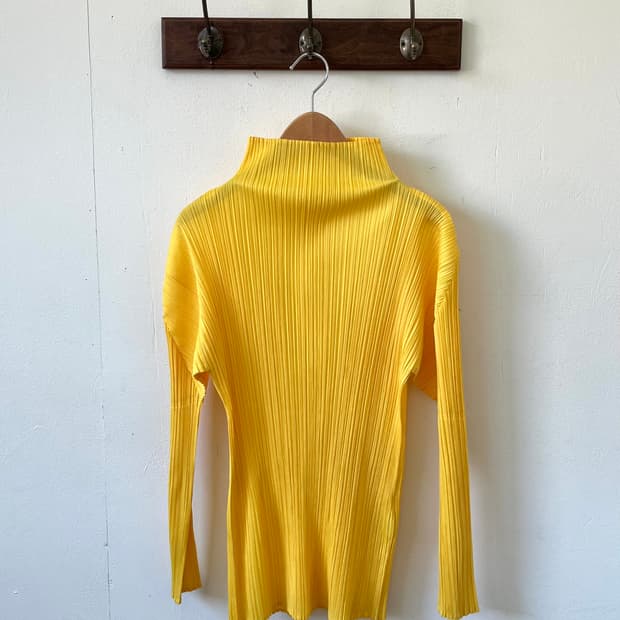 PLEATS PLEASE 엘로우 플리츠 탑