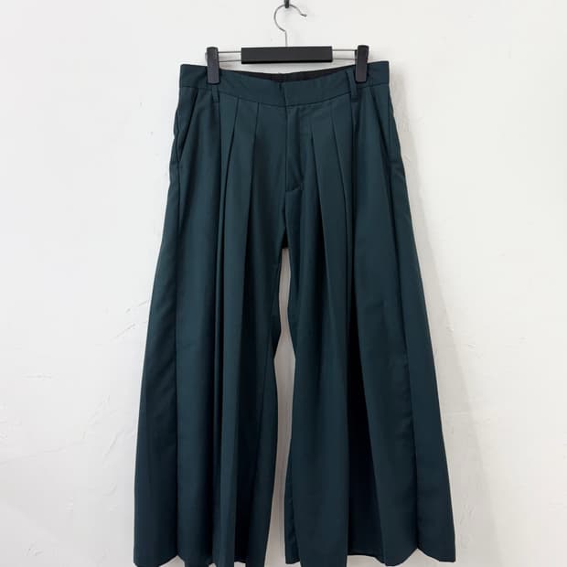 NO ID 3턱 벨보텀 트라우저