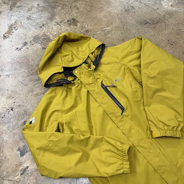 [정품/100] 몽벨 노란색 바람막이 후드 자켓 b17