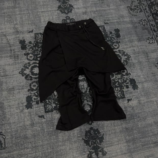 No id black layered crop ninja pants