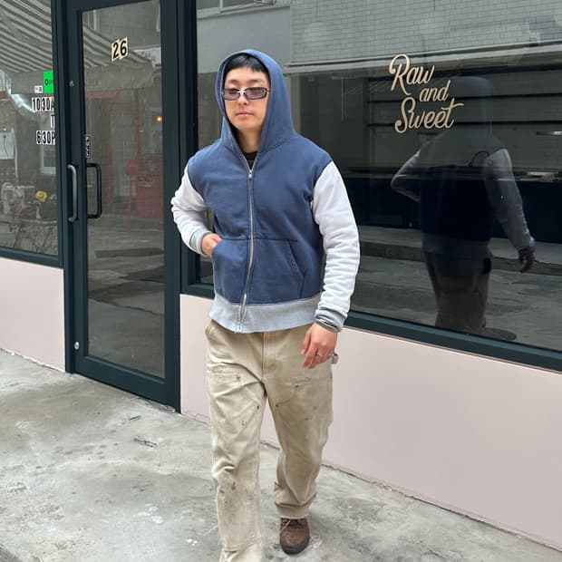 Barns Outfitters color hood zip-up