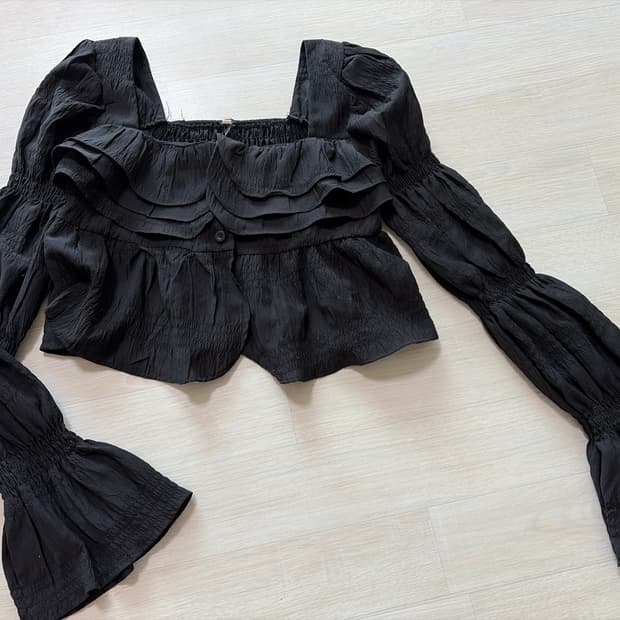 셔링 크롭 블라우스